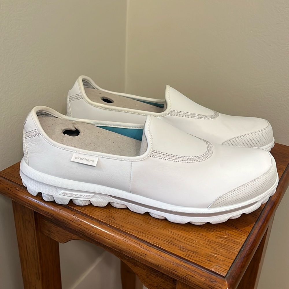 BRAND NEW SKECHERS RESALYTE 10 GO WALK